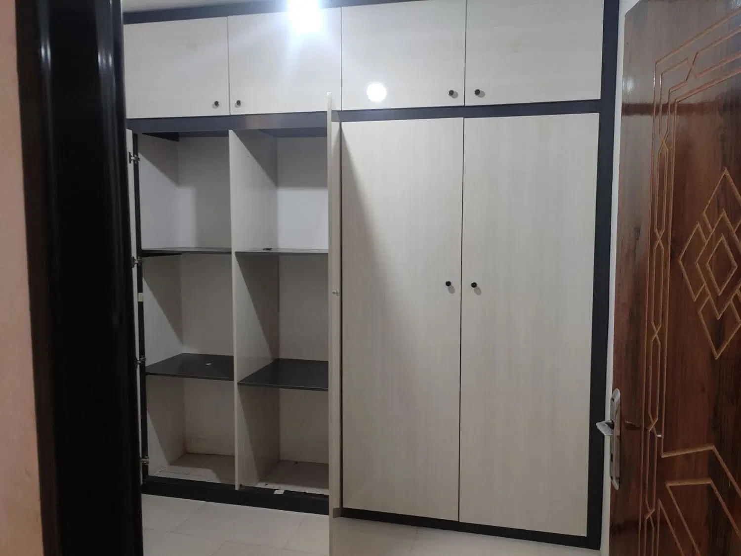 طبقه همکف۱۰۰مترباپارکینگ.حاشیه خیابان۱۶متری