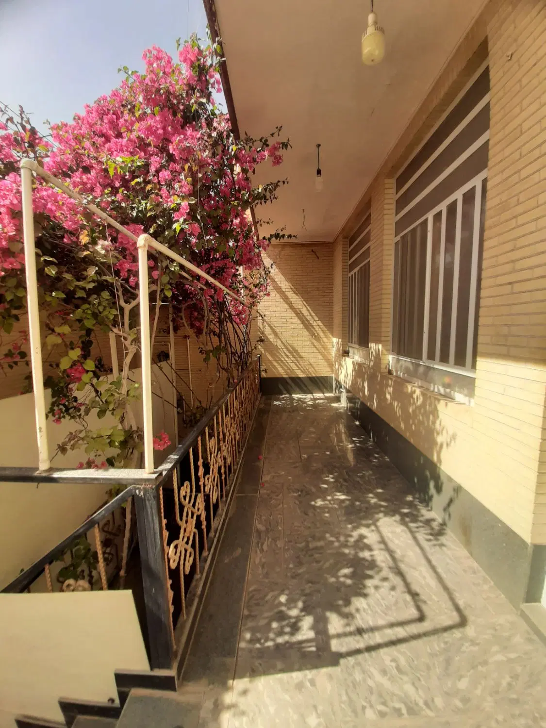 رهن و اجاره زیرزمین نیم طبقه بلوار جمهوری