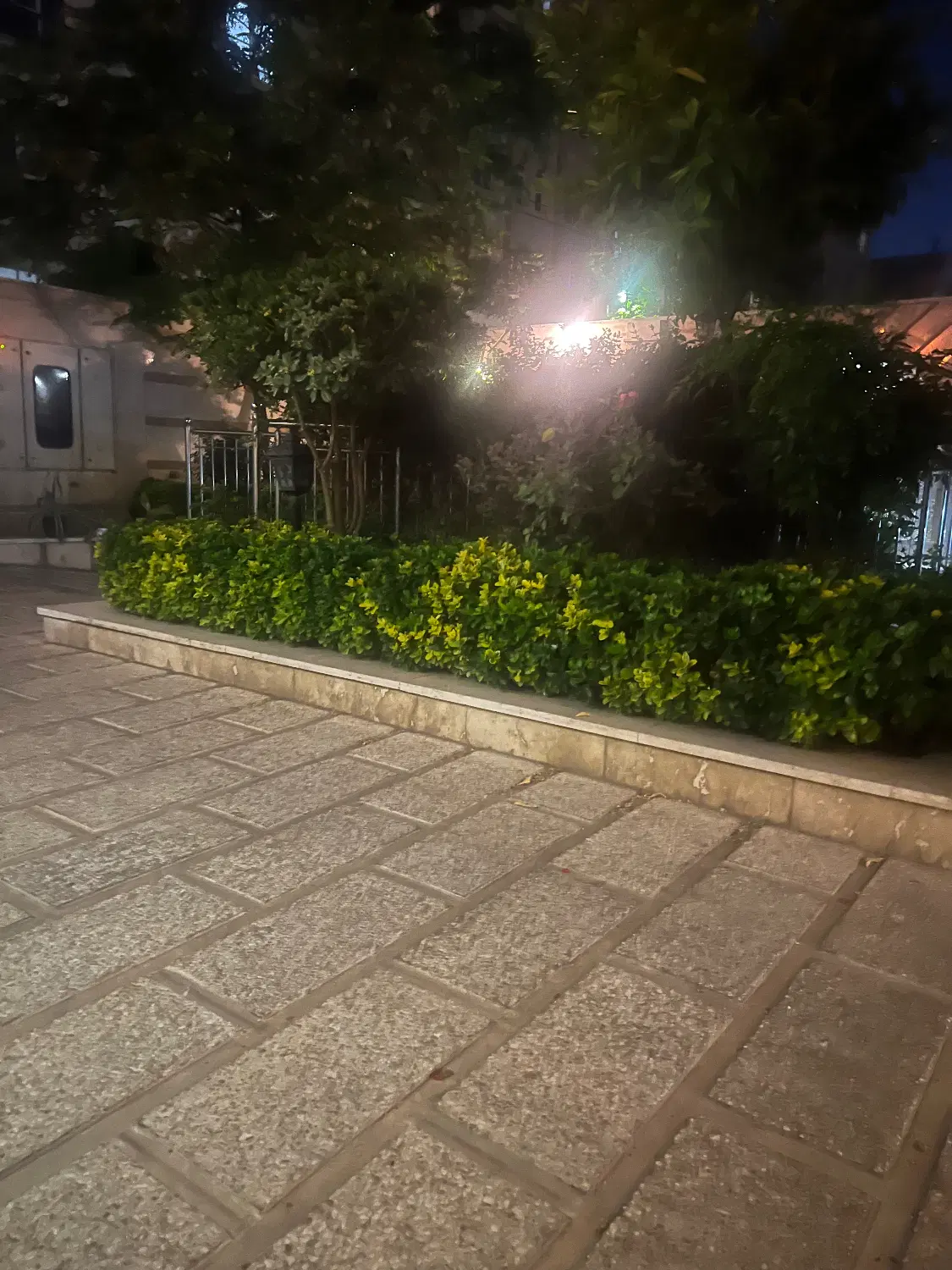 آپارتمان لوکس در بهترین فرعی فلکه لوزی