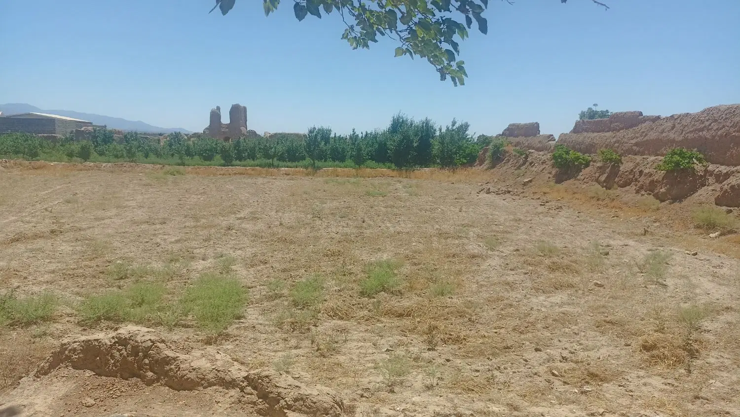 ۵۶۰ متر زمین  مناسب برای ویلا  در ابوسعدی
