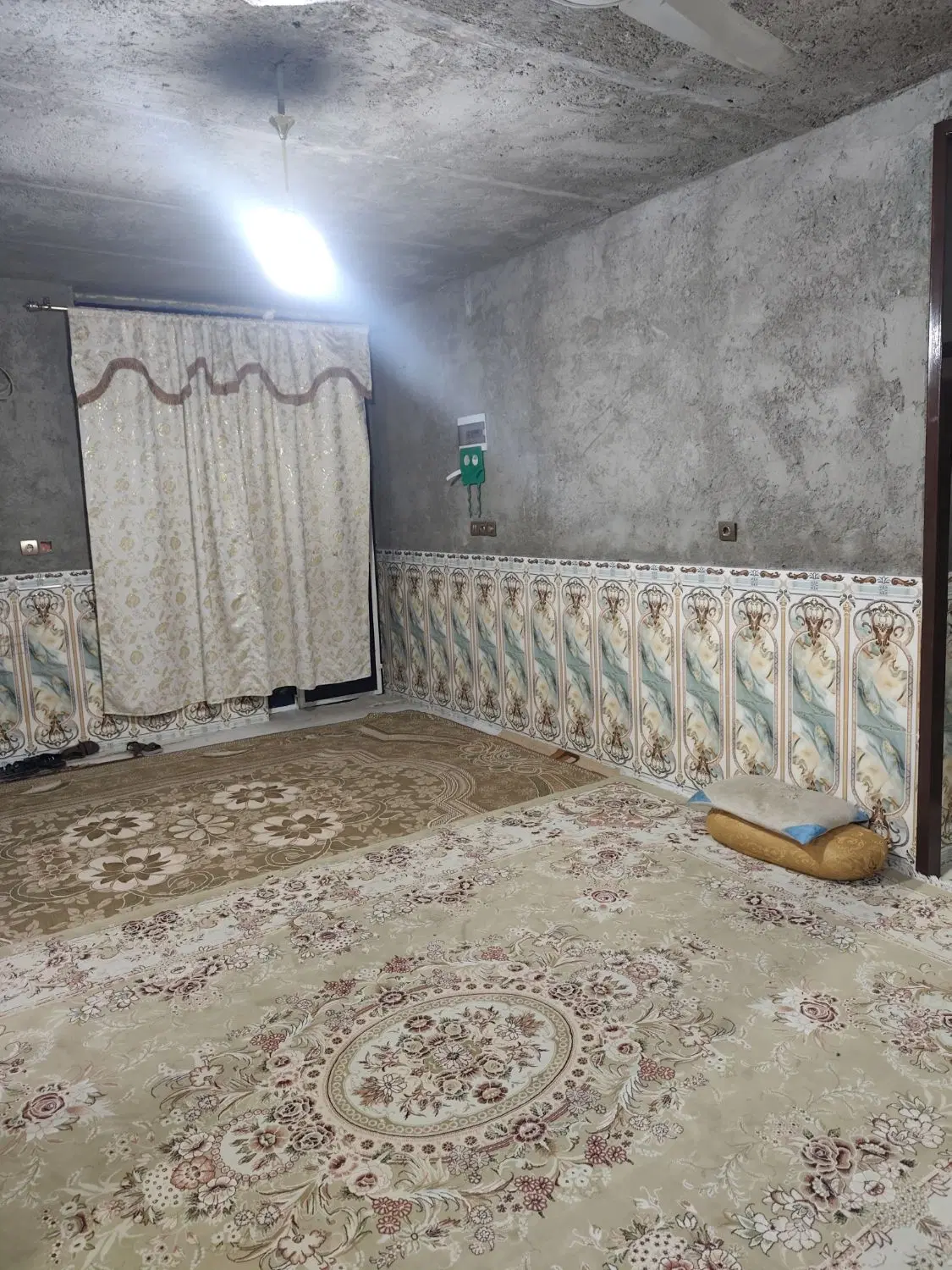 فروش خانه ویلایی در هوشک خیابان امام حسین 9 فوری