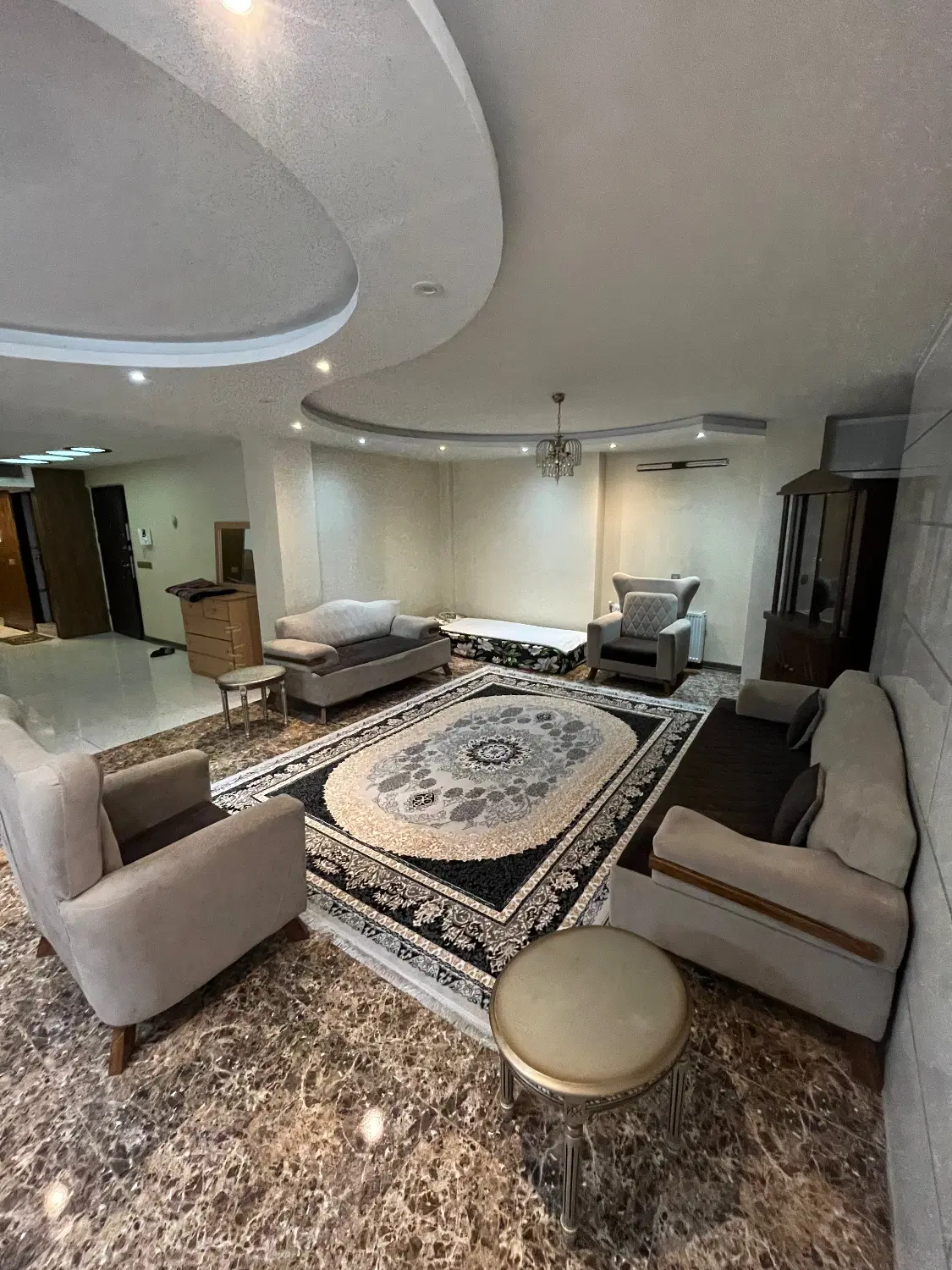 فروش اپارتمان مسکونی ۱۲۲متری ۳خوابه خیابان وحید