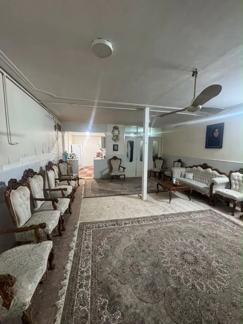 خانه مسکونی دو طبقه ششدانگ