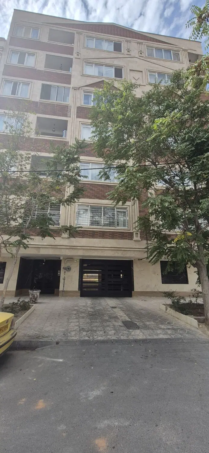 ویلایی ۵۰۰ متری قابل سکونت