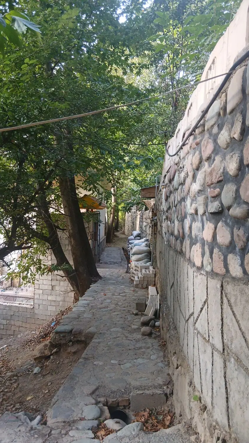 ۳۵۰متر باغچه بهترین لوکیشن جاده چالوس