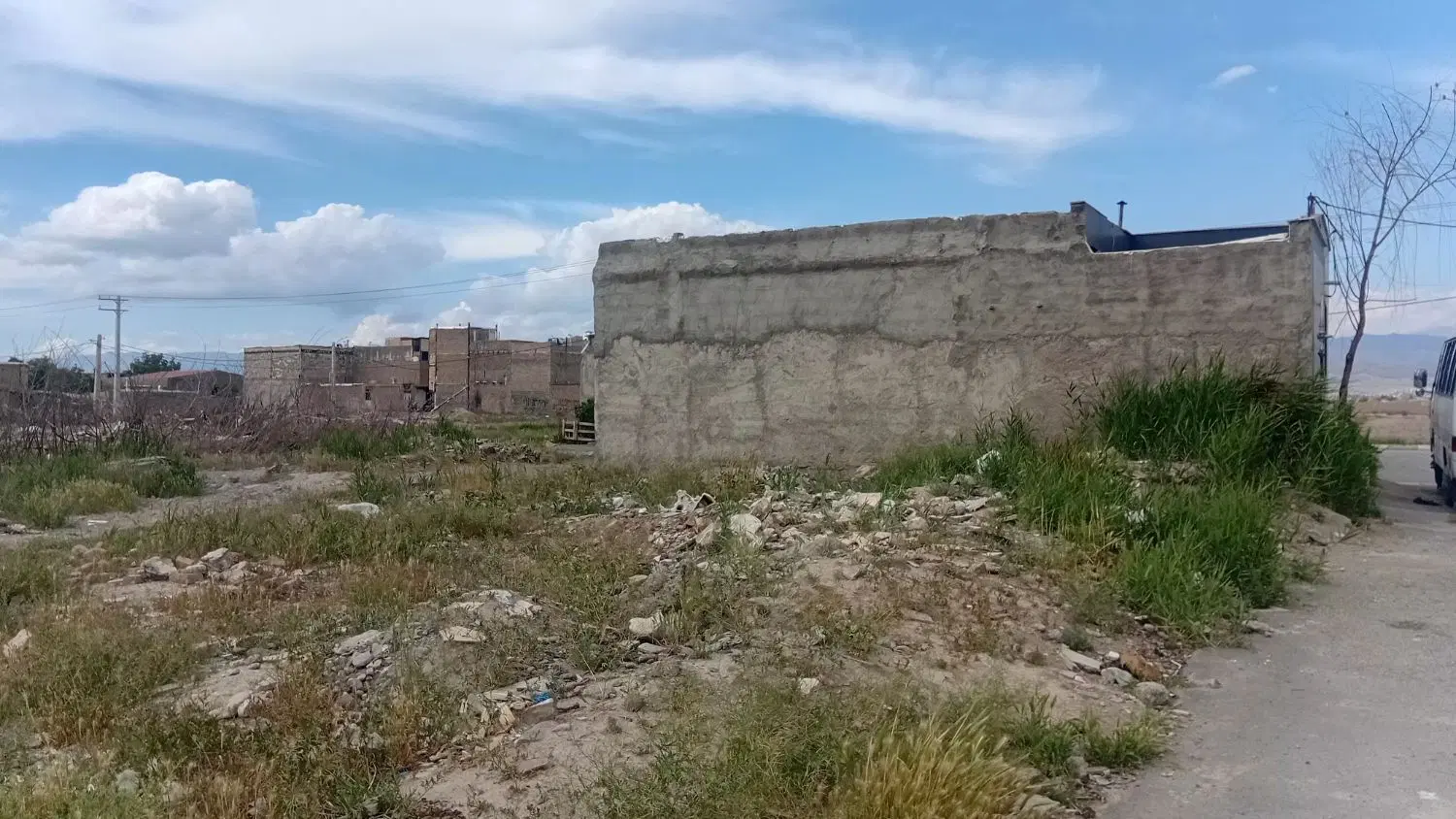 زمین ۷۵ متری