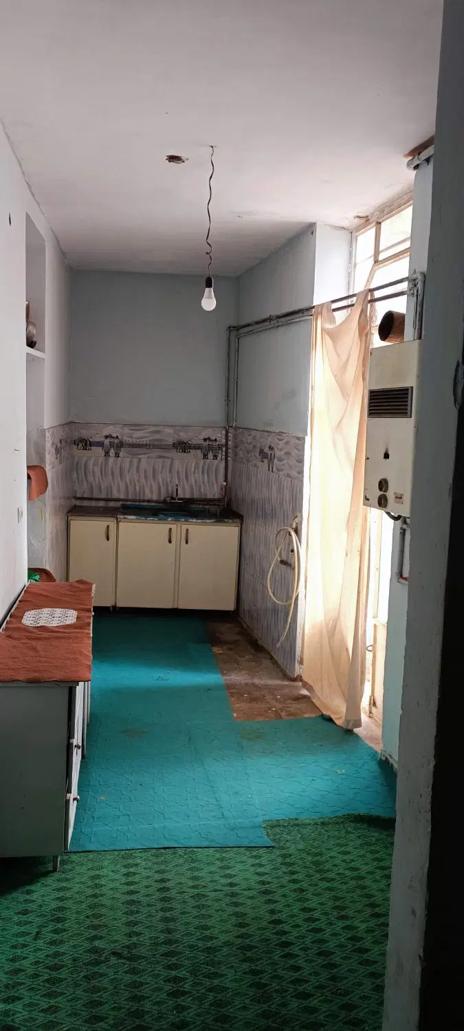 اجاره اطاق با انباری و آشپزخانه