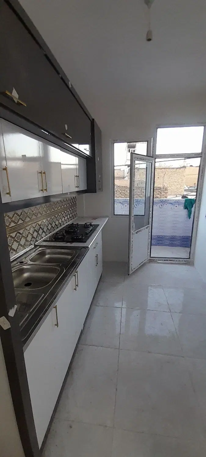 آپارتمان  ۷۰ متری طبرسی ۳۸ هوایی+۱ و +۲