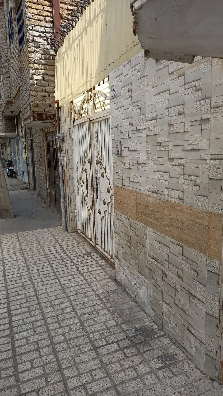 خونه ویلایی ۶۰ متری خوش قیمت نزدیک حرم (فوری )