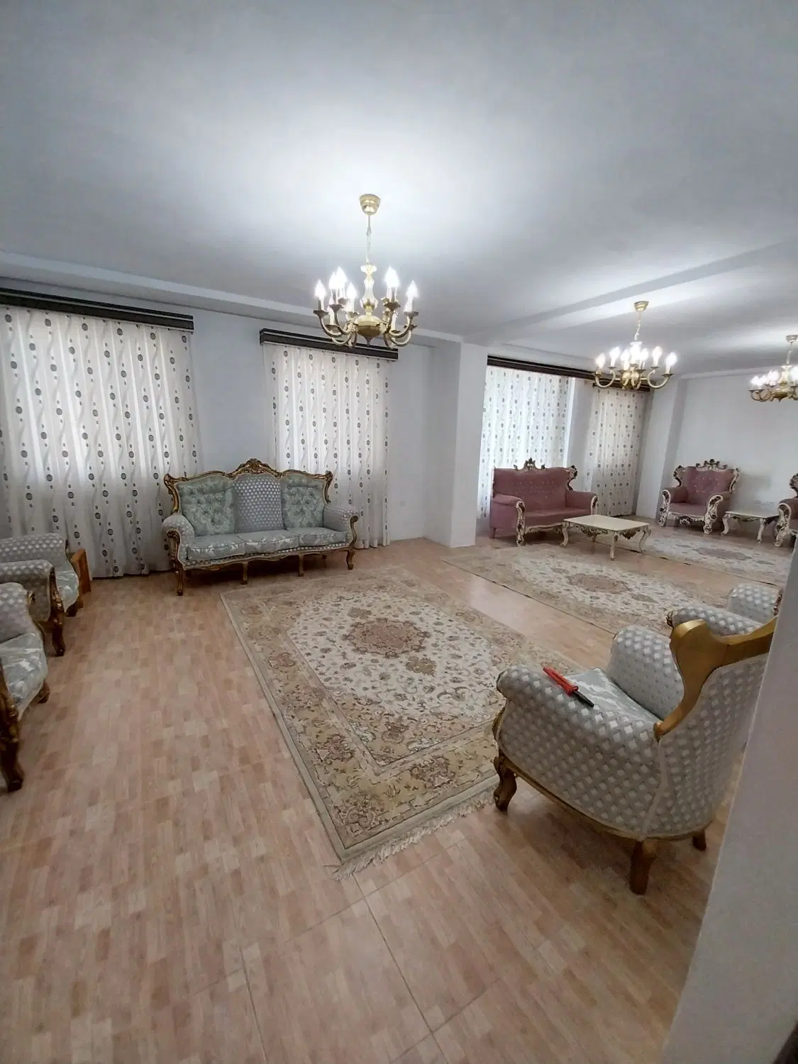 خانه ۱۳۰ متری نوساز پارکینگ دار