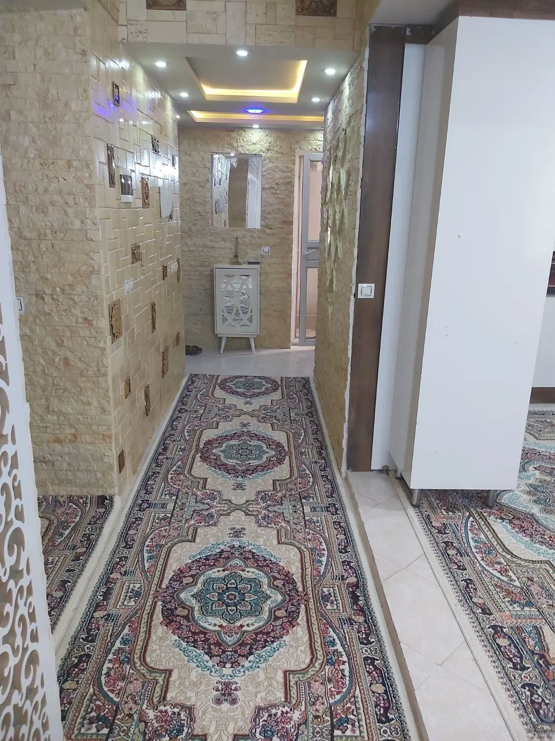 آپارتمان فروشی طبقه همکف مجتمع فرزانگان جمهوری ۴۶