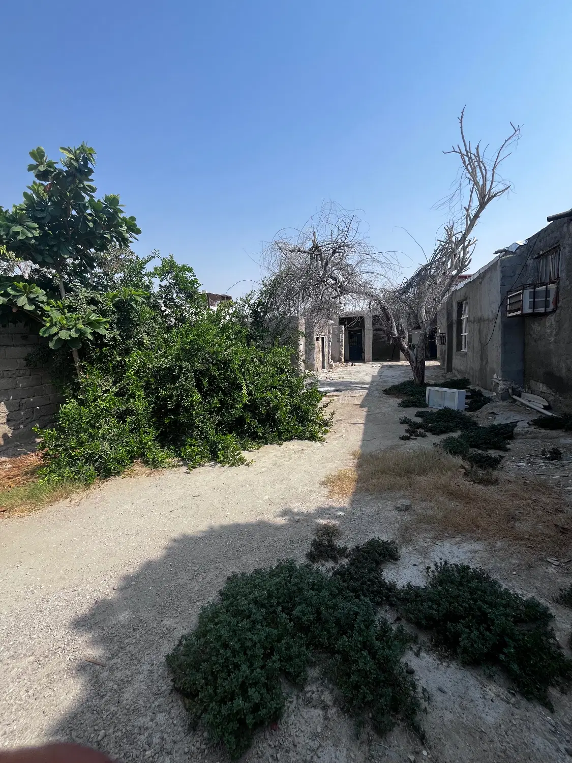 خانه ۲۰۰ متری قدیمی و فرسوده