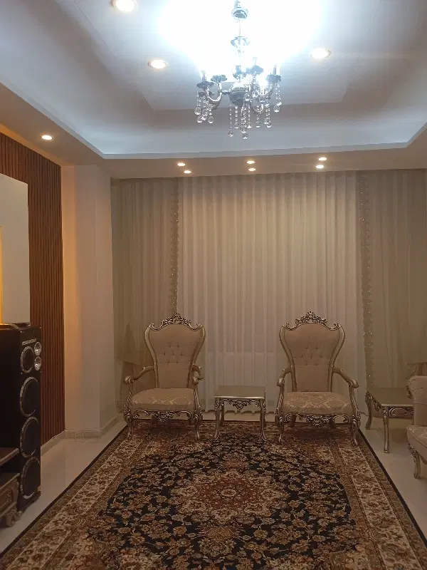 واحد ۸۳متری واقع در مهر ۲کارکنان دولت