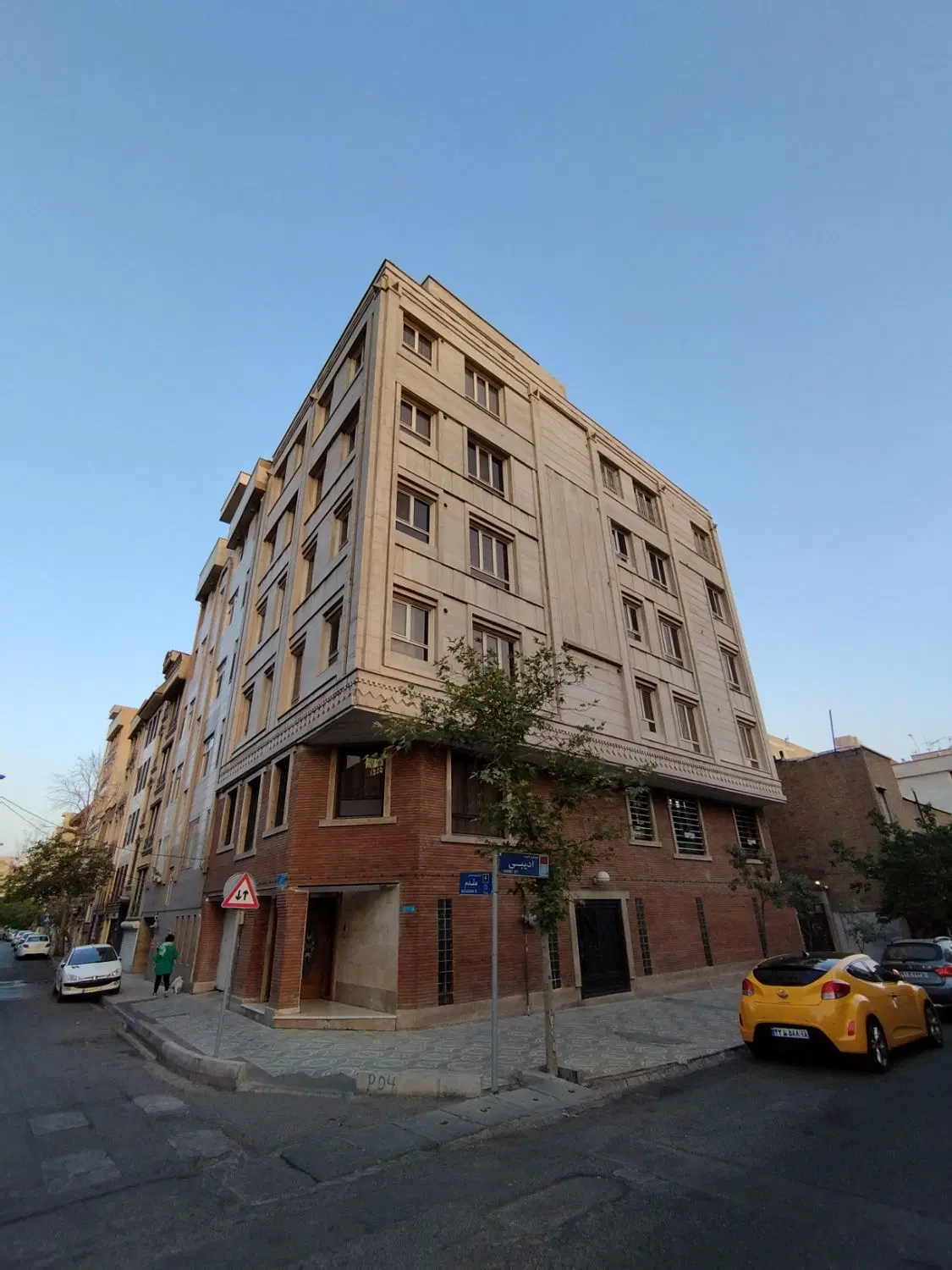 ۱۲۴متر شریعتی (ادیبی)