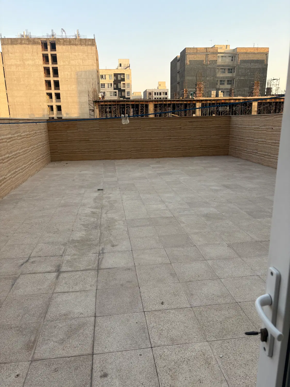 آپارتمان حیاط دار  رهن کامل