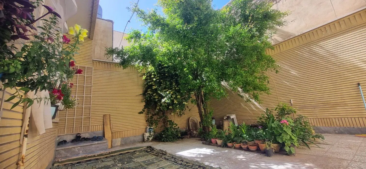 خانه ویلایی در بست رهن