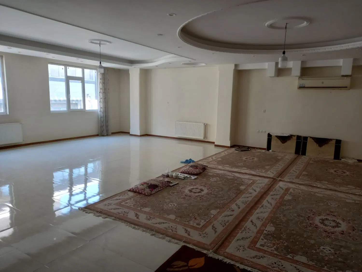 یک واحد آپارتمان ۲۱۴ متری