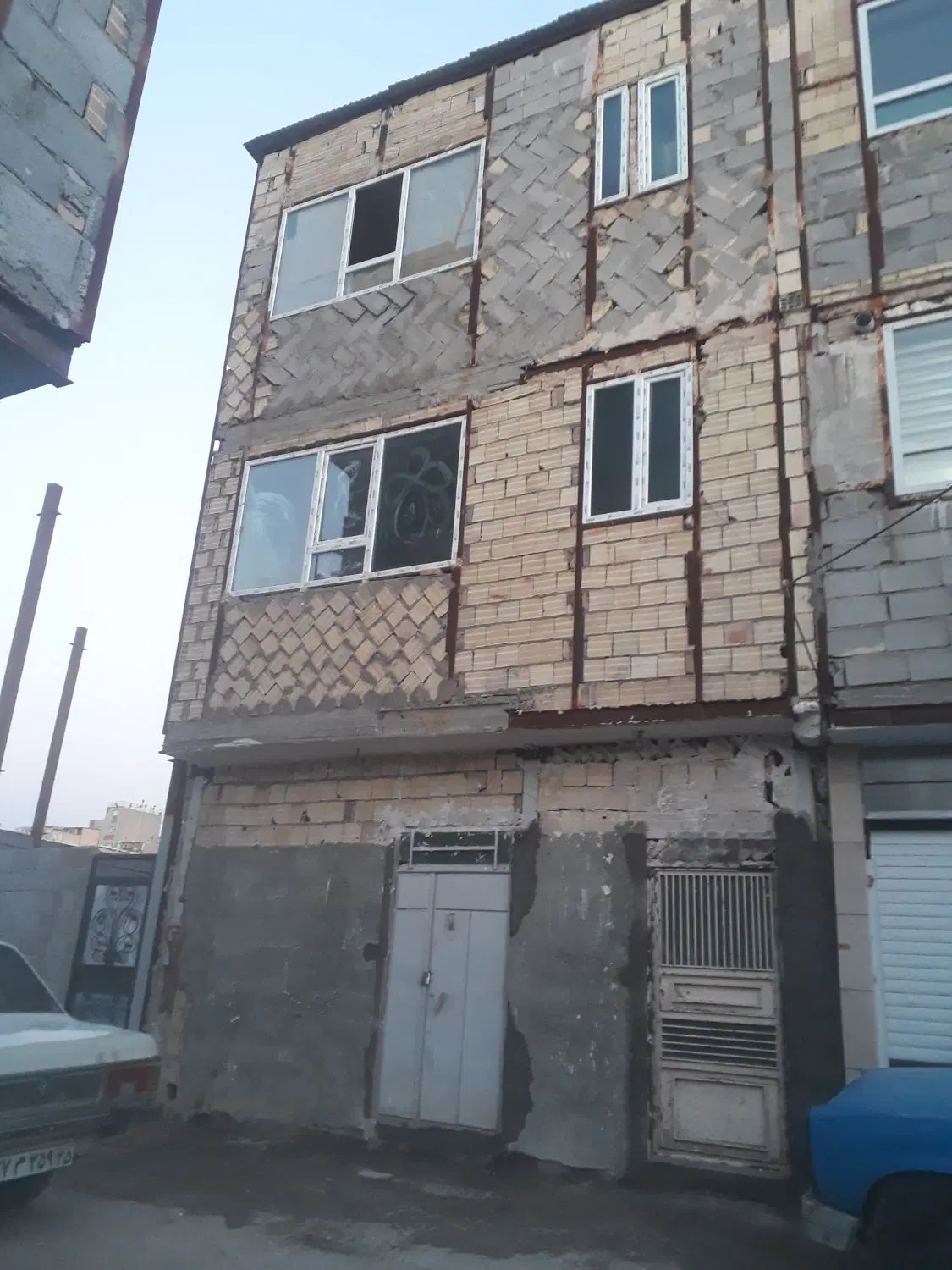 واحد همکف نیمه کاره برای اجاره انباری