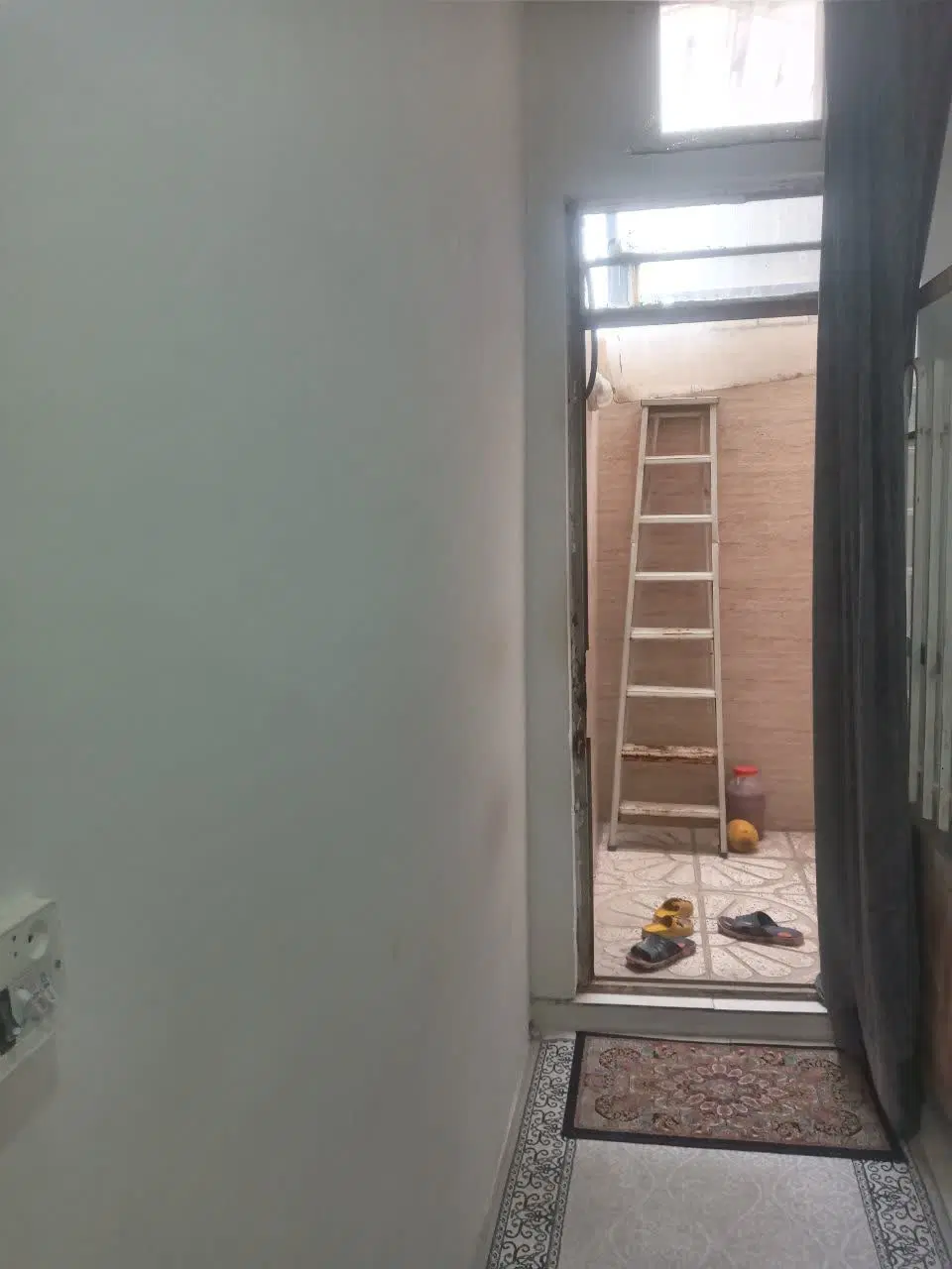 آپارتمان ۸۵ متری طبقه اول