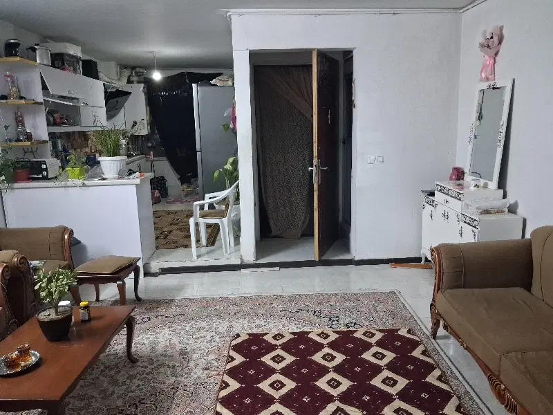 آپارتمان طبقه ۲ منزل آباد بهشت ۳ ولیعصر۱۲ پلاک۹۸