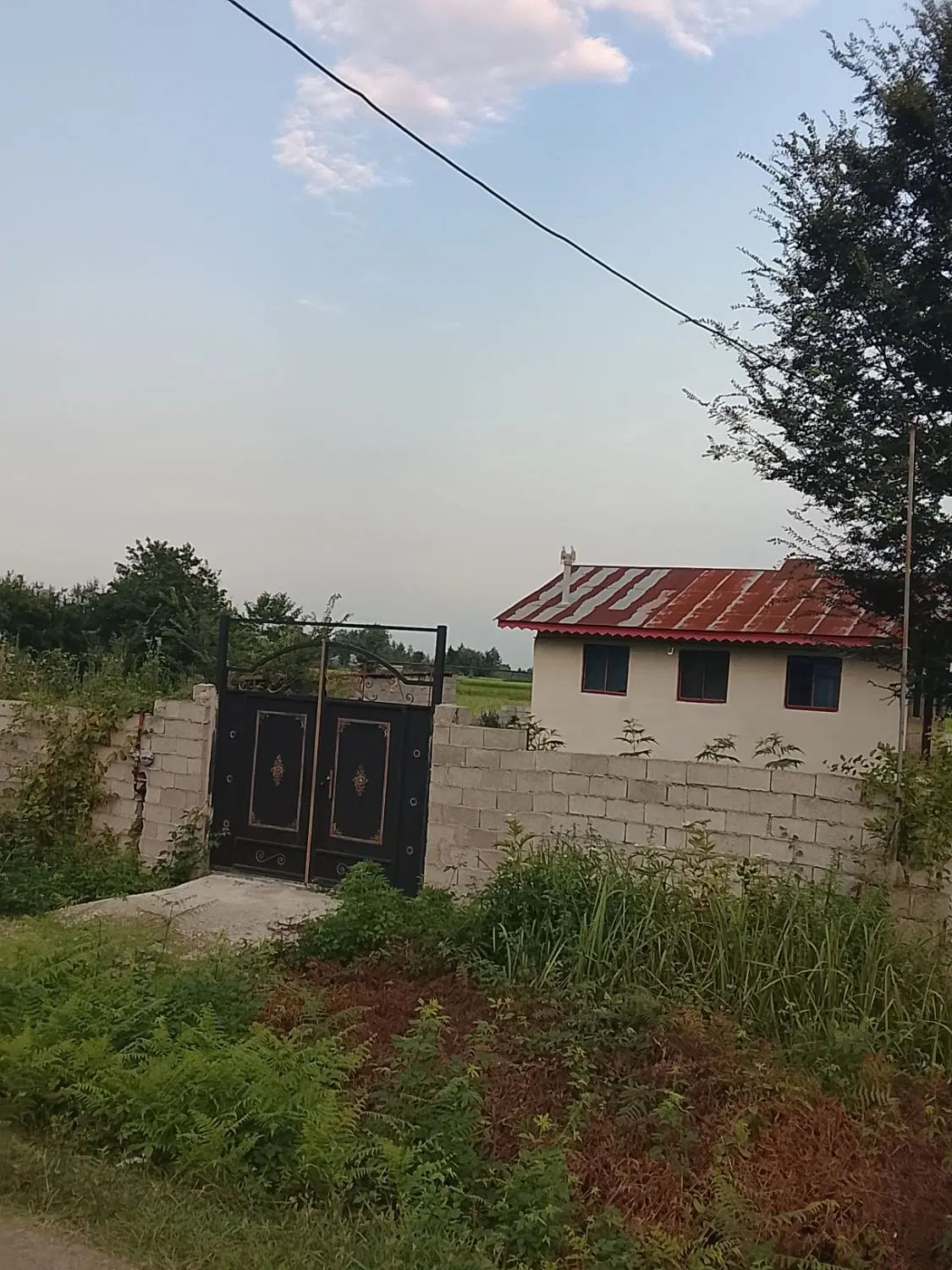 جاده ماسوله دوم ویلا با۷۰۰متر زمین ۷۵ متر بنا
