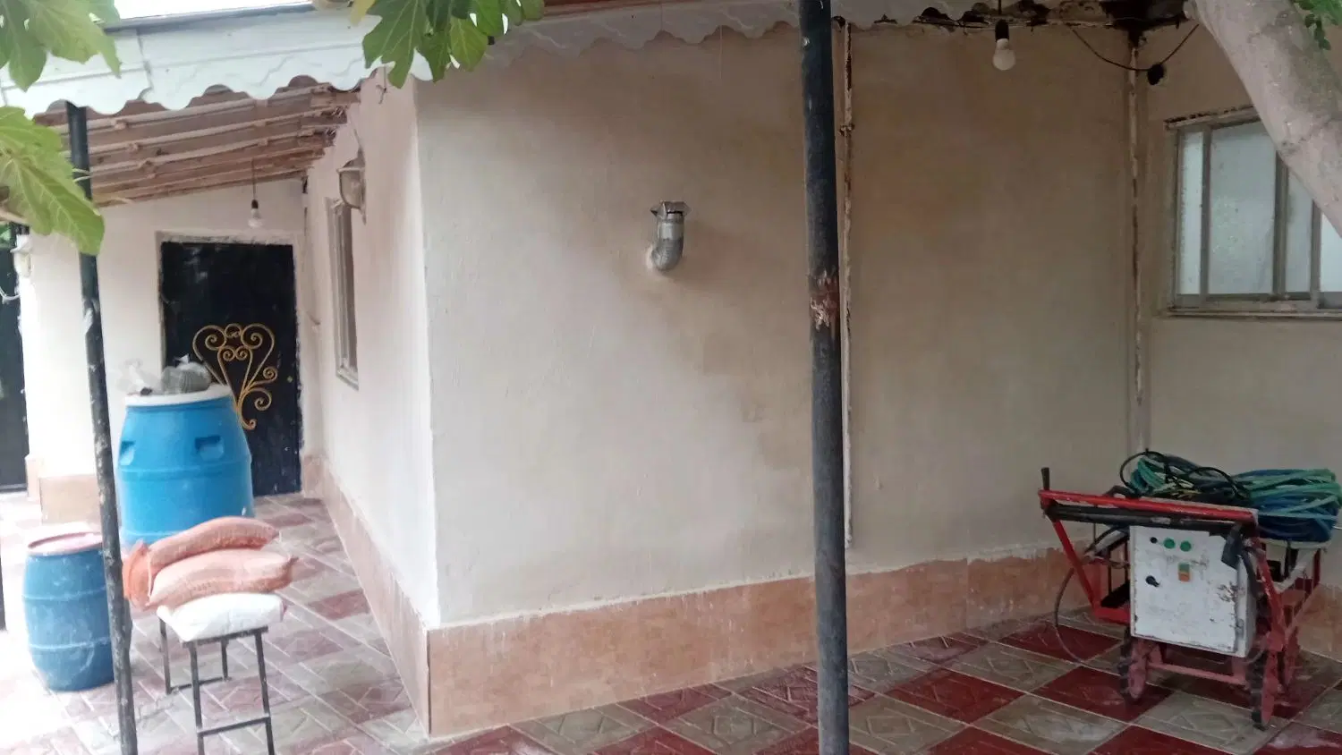 یک باب ویلا به متراژ ۲۷۰ متر و۸۰ متر ساخت