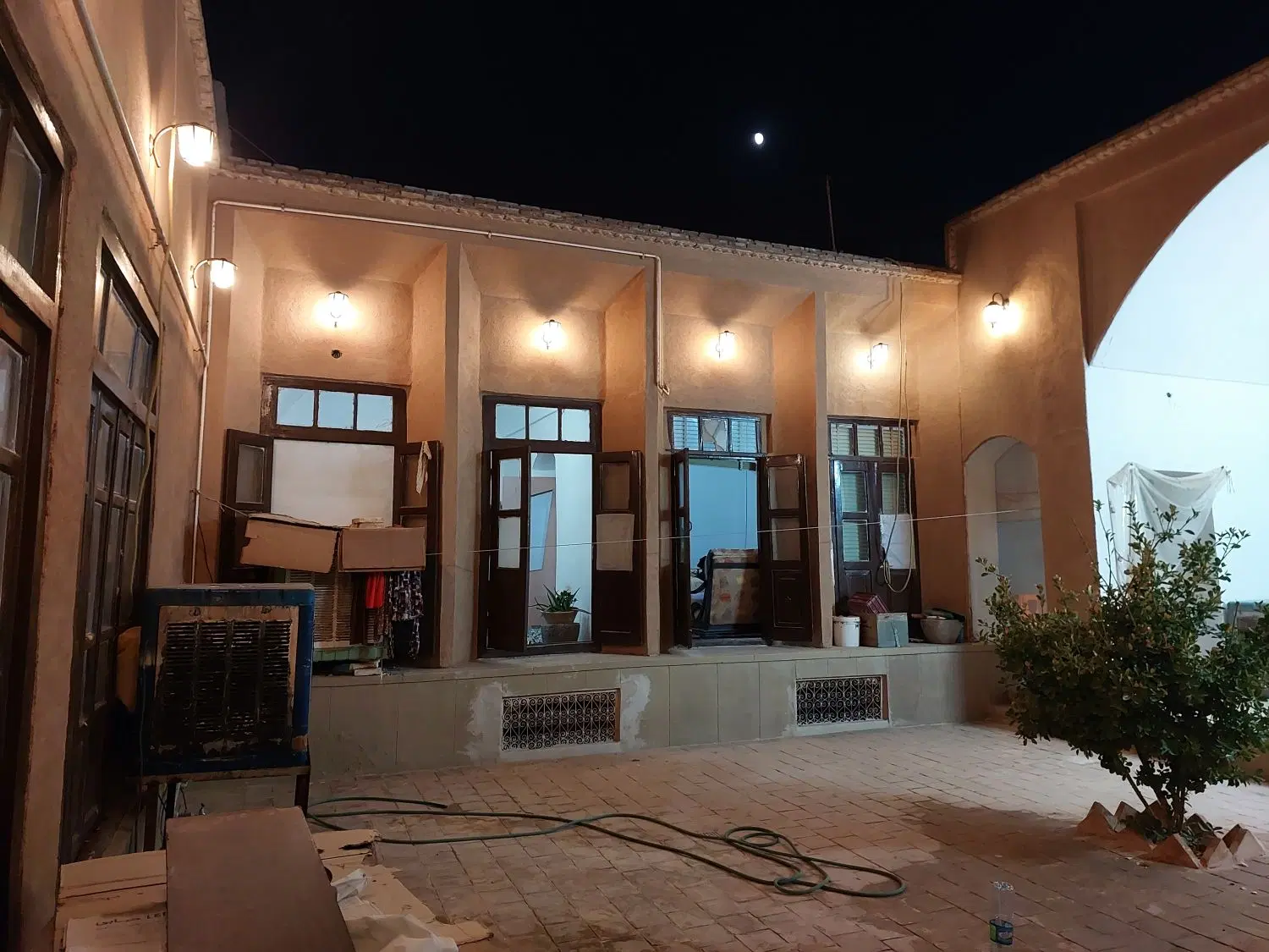 فروش منزل همکف قدیمی در استان یزد