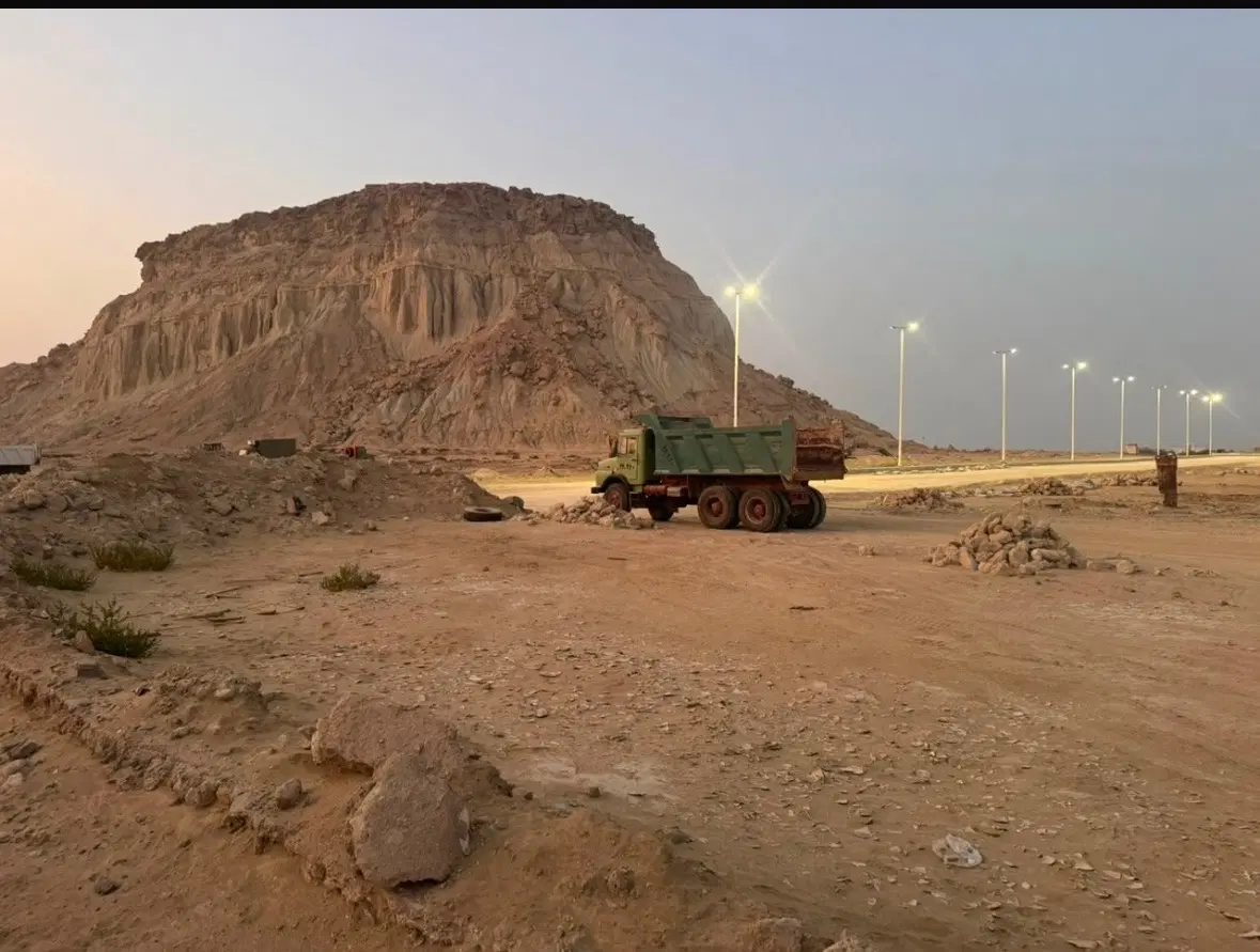 زمین در قشم هلر