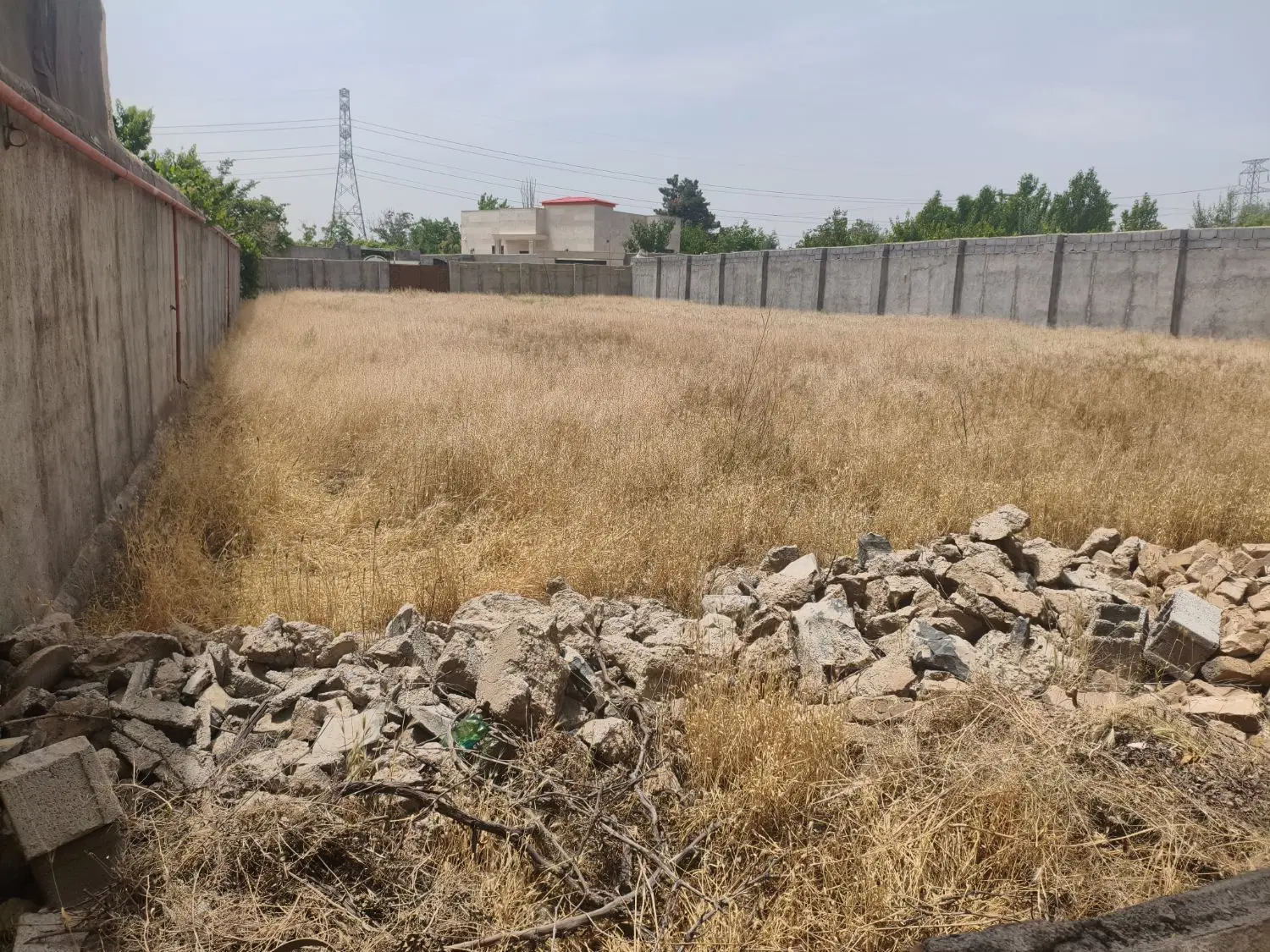 زمین فروشی