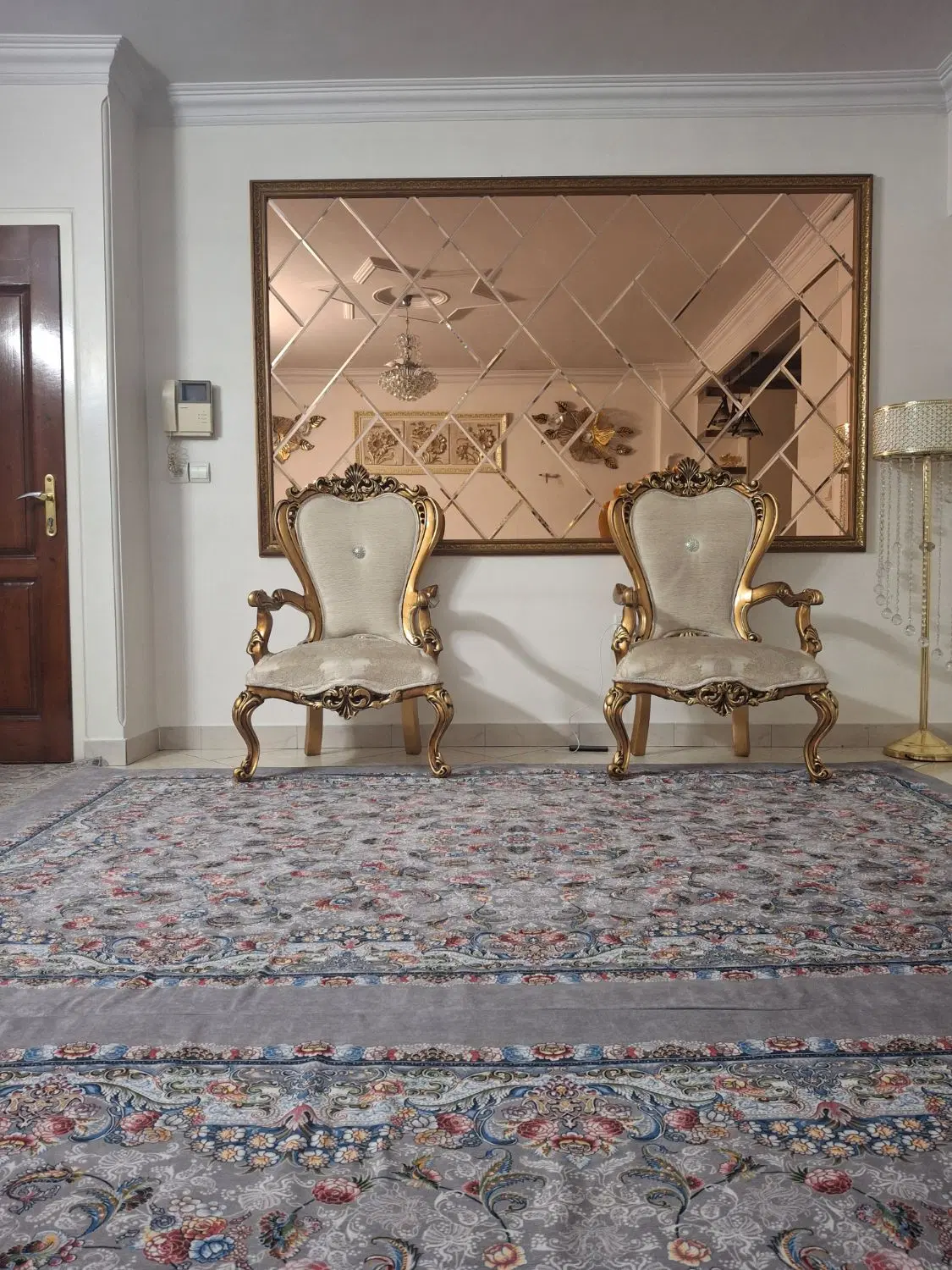 واحد فول امکانات وخوش نقشه