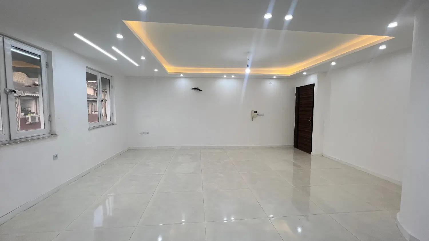 واحد ۸۶ متری دو خواب با آسانسور و پارکینگ