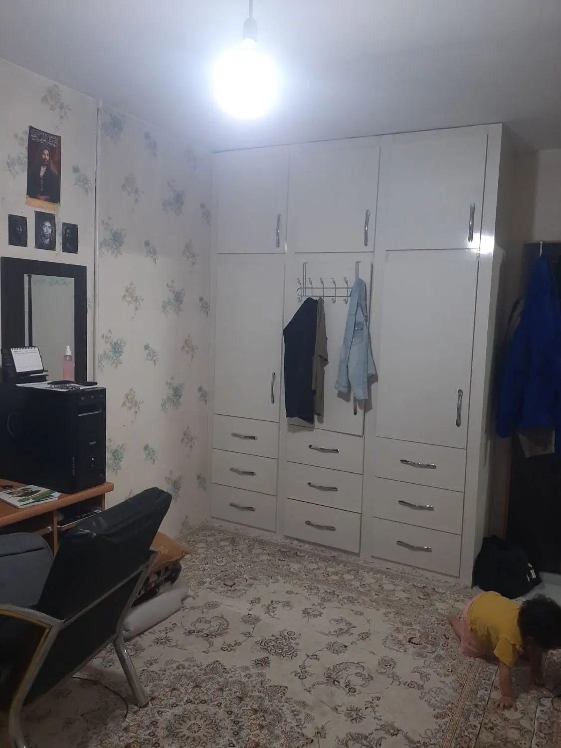 ملک مسکونی۲۱۶حاشیه خیابان ۶۰متری دارای ۱۶متر تجاری
