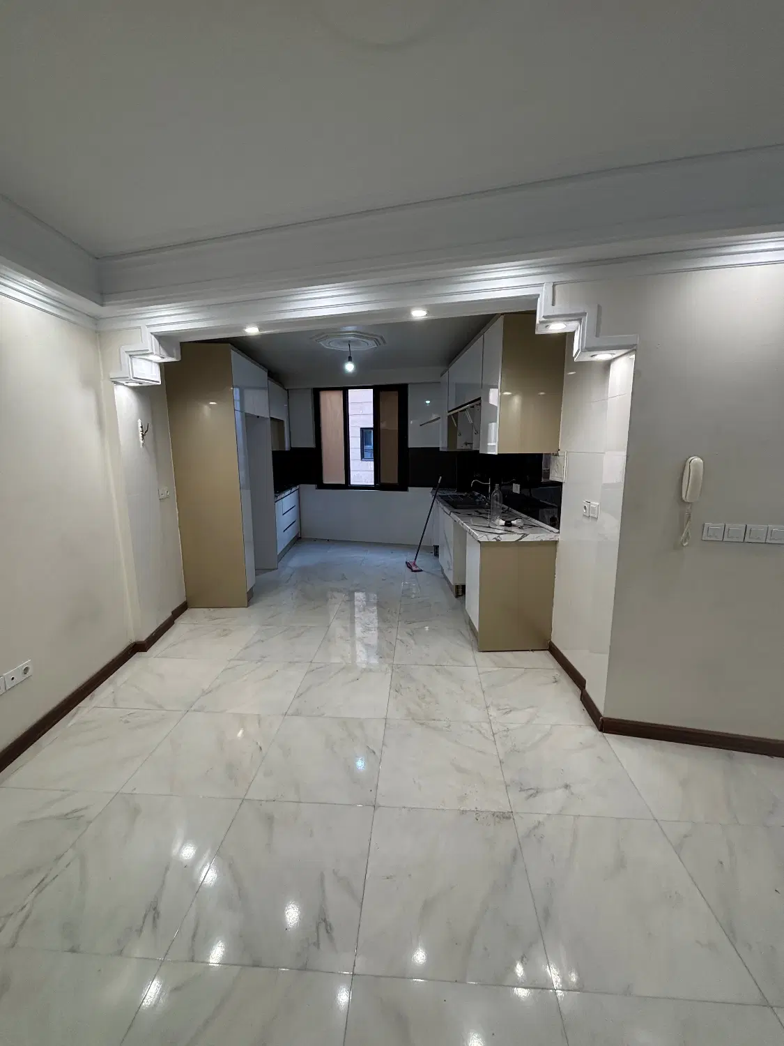 آپارتمان ۶۳ متری  دوخواب  دارای پارکینگ در وحیدیه