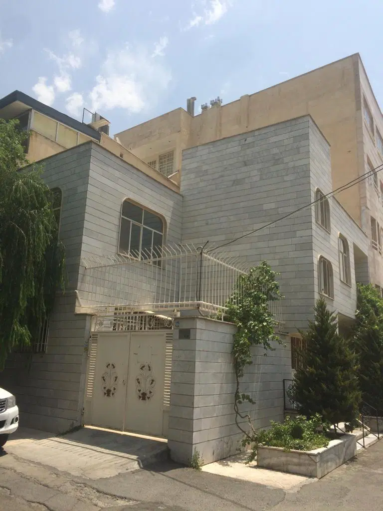 اجاره خانه دو نبش ، نور و لوکیشن عالی