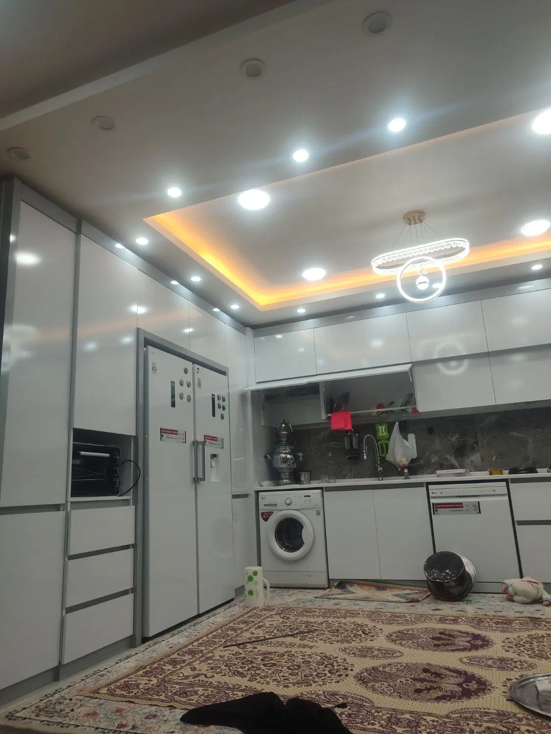 آپارتمان 3 طبقه + پارکینگ فول امکانات