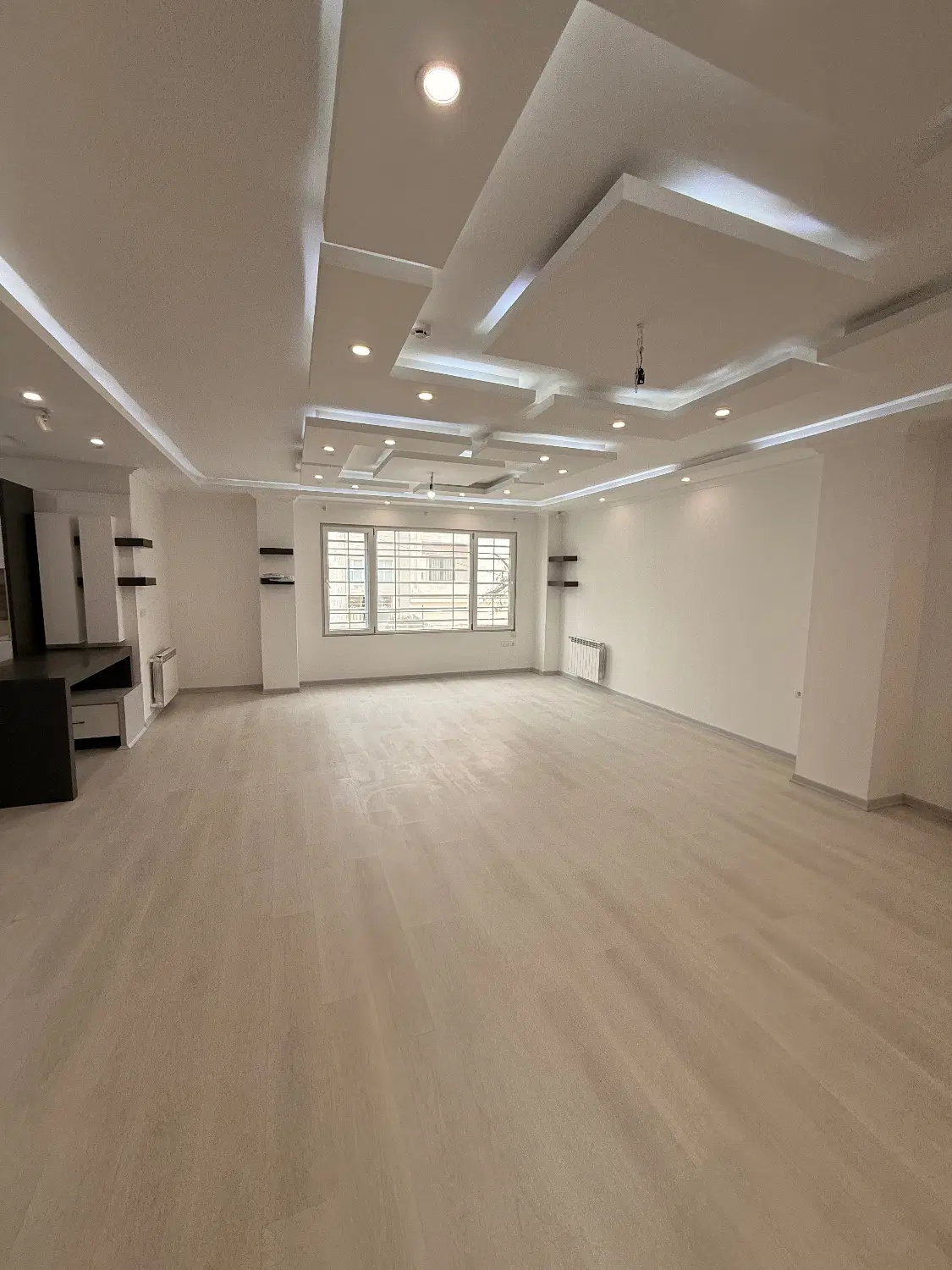 ۱۵۵ متری آس در تاپ لوکیشن منظریه مازیار