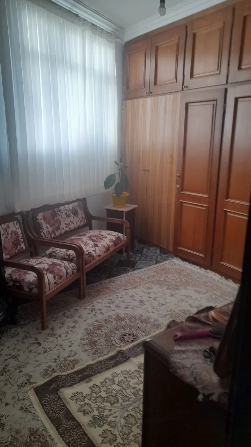 واحد ۸۵ متر باکری روبروی ۱۳ آبان