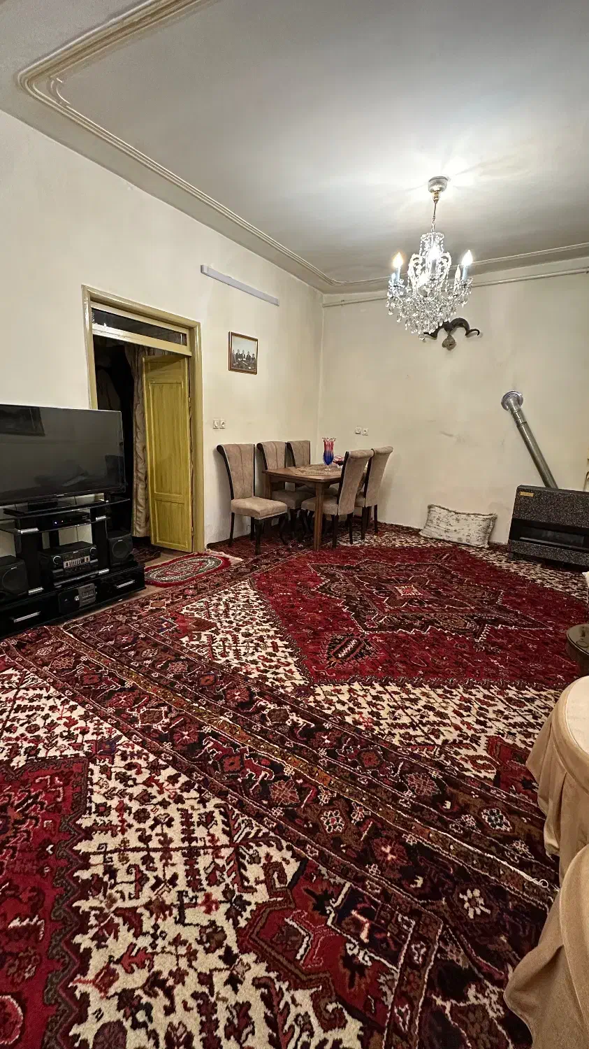 حیاط مناسب سکونت و ساخت و ساز 130 متری در بهار