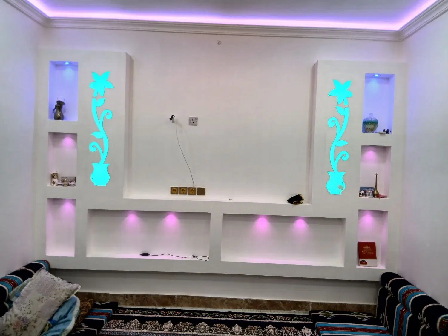 این خانه به فروش می‌رسد  زیربنا ۷۲متر.کامل ۱۲۰متر