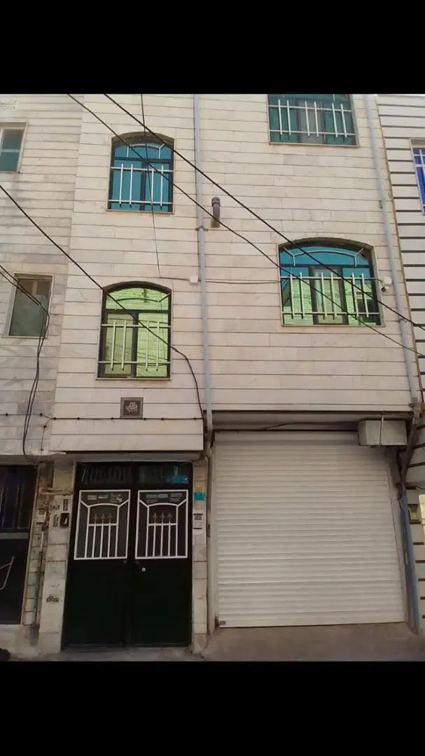 خانه ی دربستی ۳ طبقه  با پارکینگ اختصاصی و زیرزمین