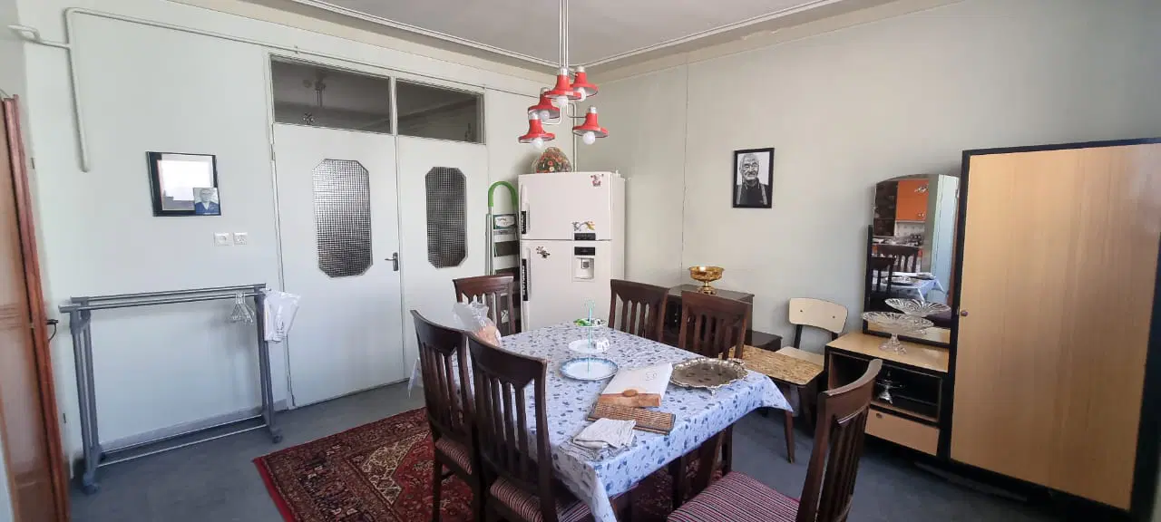 حیاط دربست متراژ ۷۰۰ متر