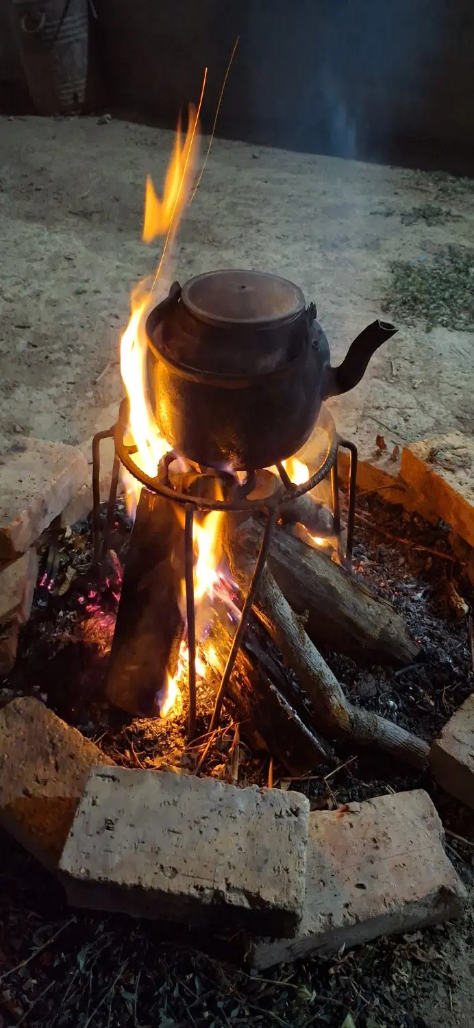 زمین بر جاده اصلی
