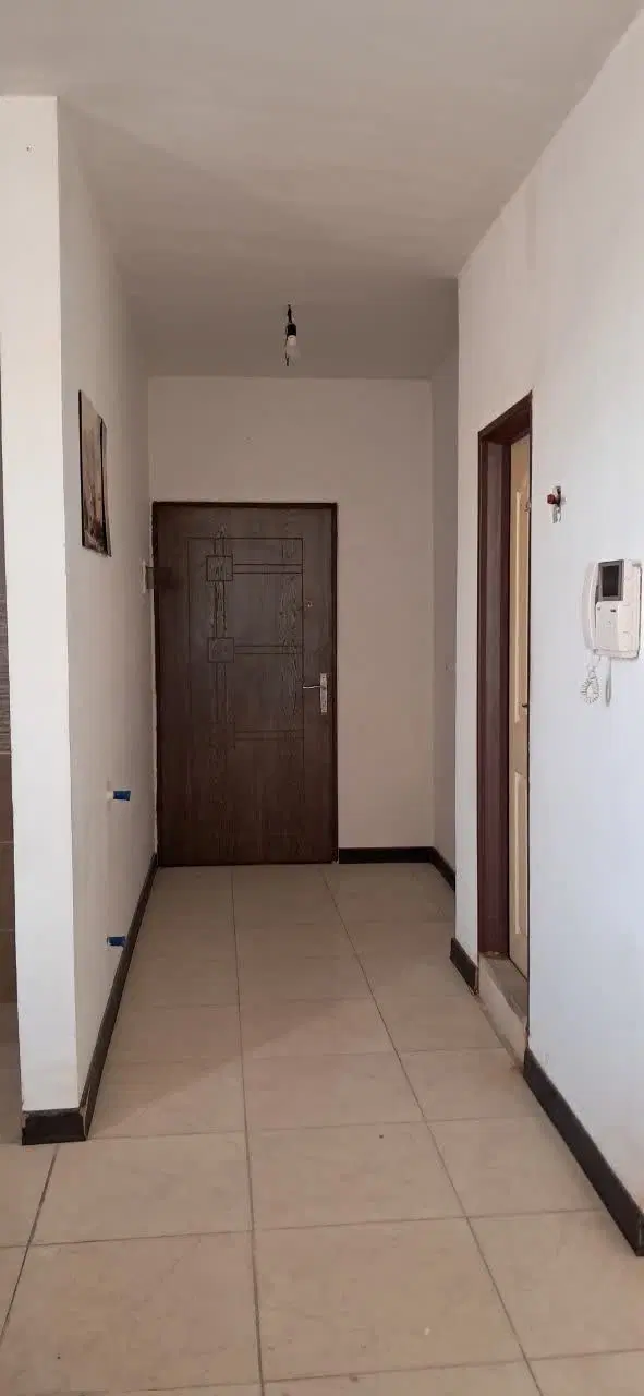 واحد ۷۷ متری سند دار