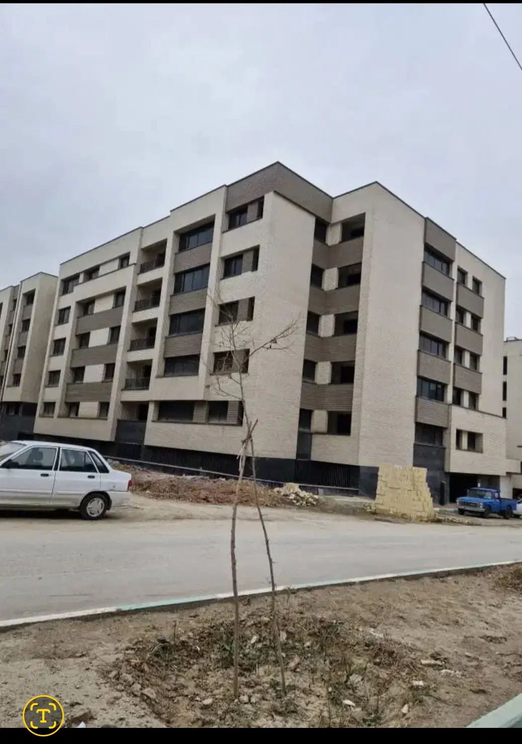 آپارتمان ۱۱۵ متری در گل نرگس