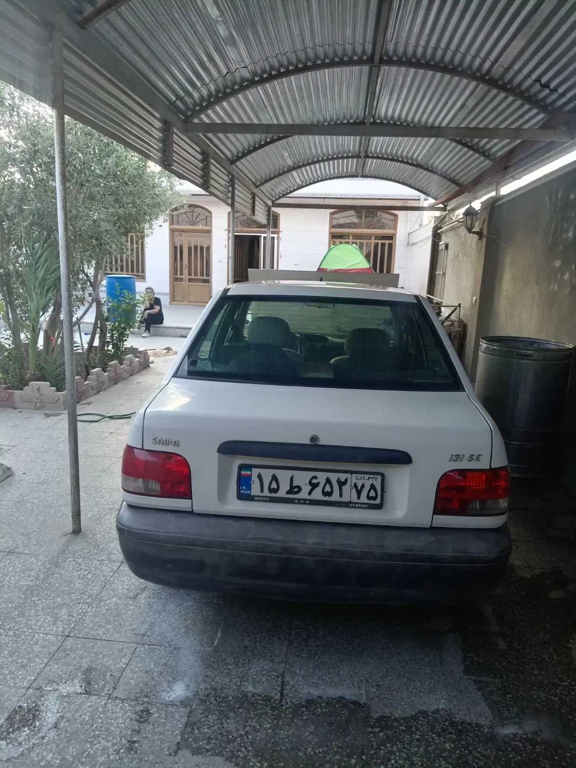 خانه دهچنار نبش خیابان