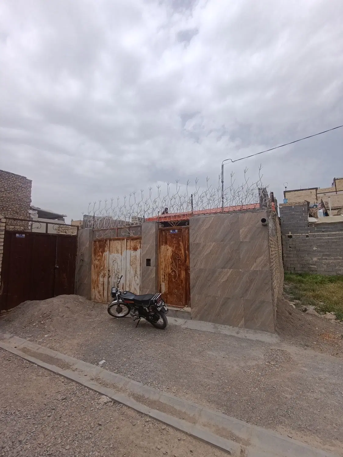 ویلایی اسکلت دوخواب ماشین رو