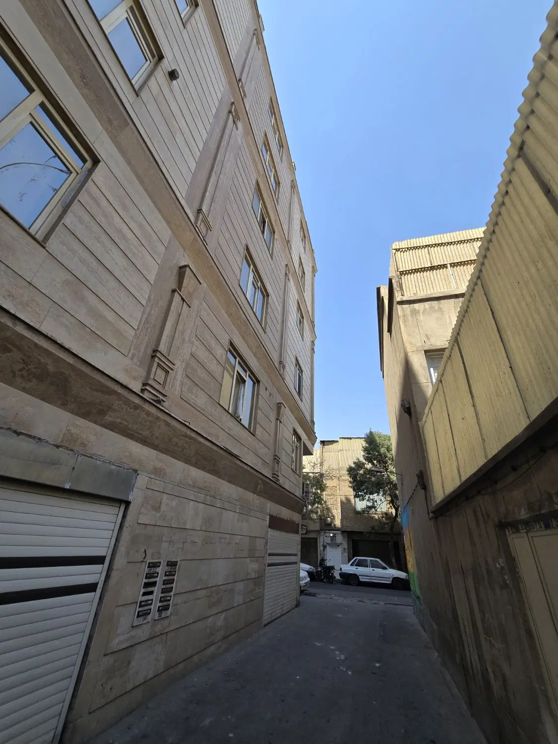 فروش آپارتمان ۶۳ متری دوخوابه پارکینگ‌دار