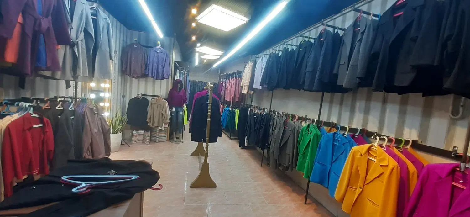 واگذاری فروشگاه پوشاک با کلیه اجناس بعلت مهاجرت