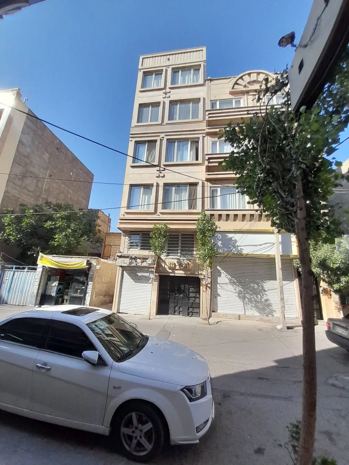 ۹۰ متر نوساز مهرشهر. زیر قیمت فروش فوری