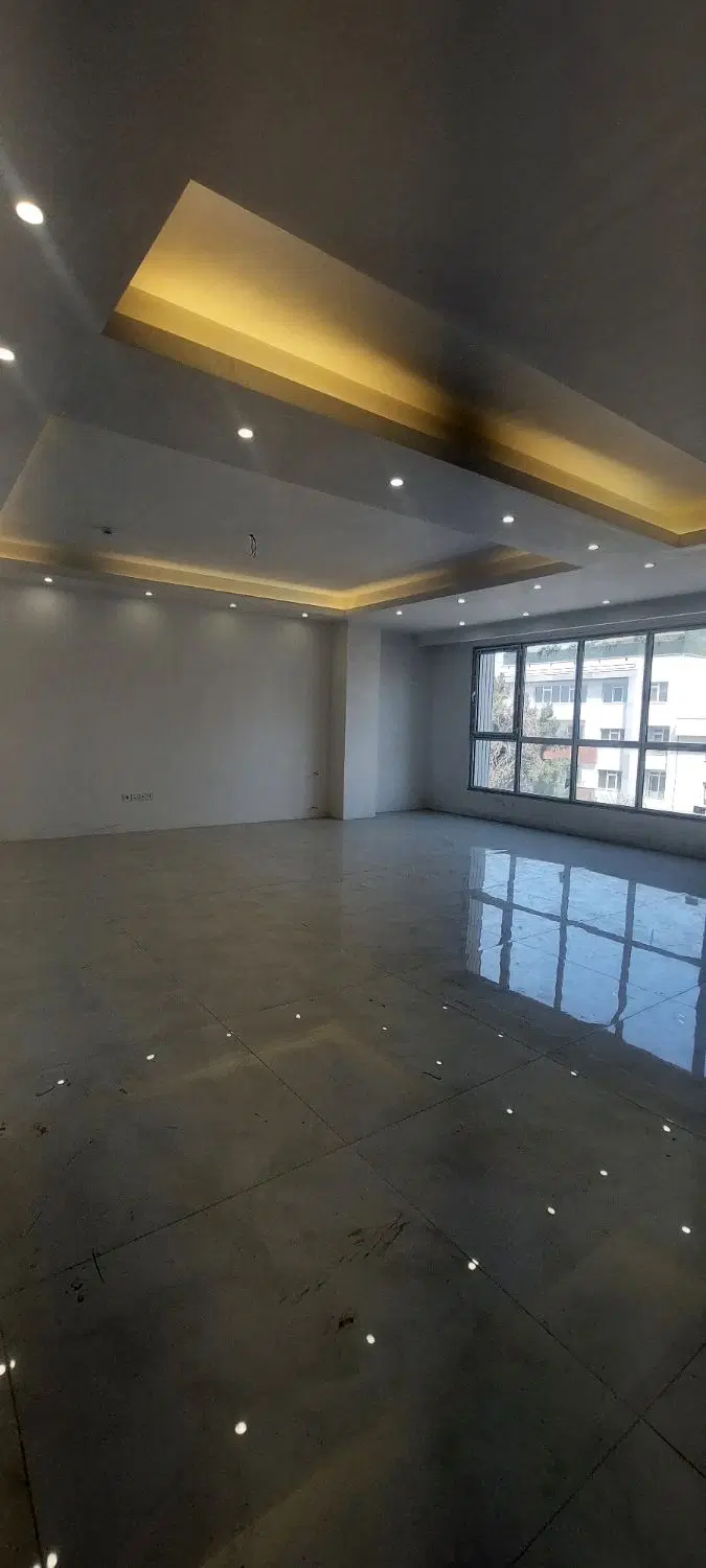 واحد ۱۳۵ متری ۳ خوابه نوساز